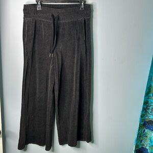 Lululemon wide leg sweat pants!